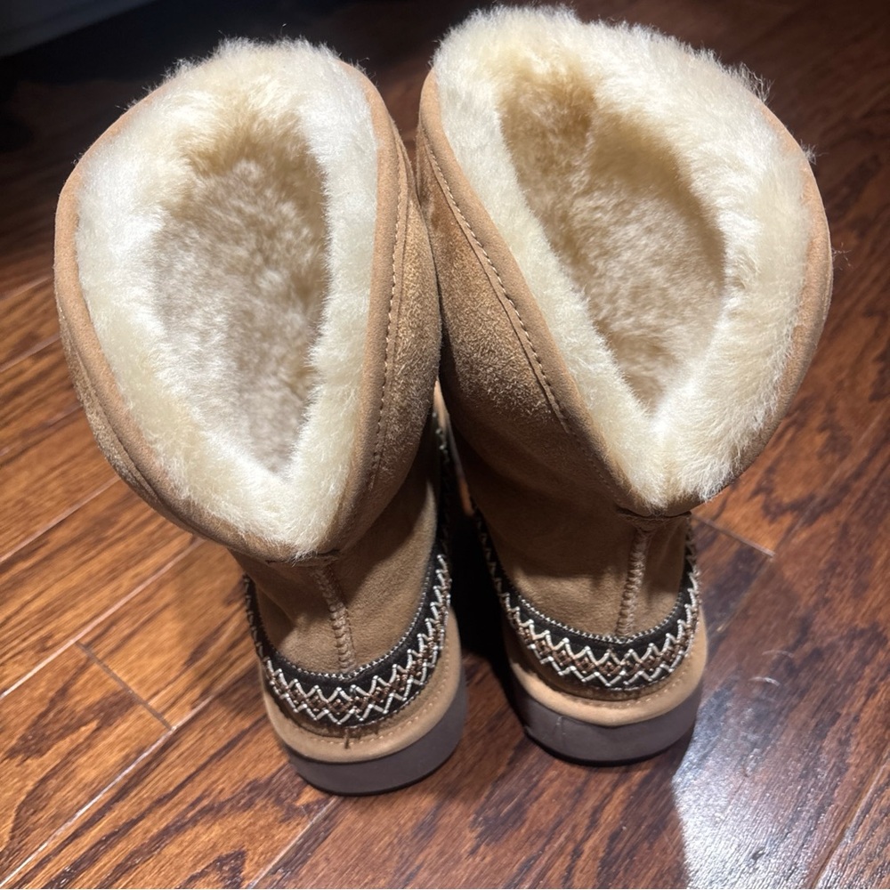 UGG Classic Tan Boots with Shearling Lining - Picture 6 of 8